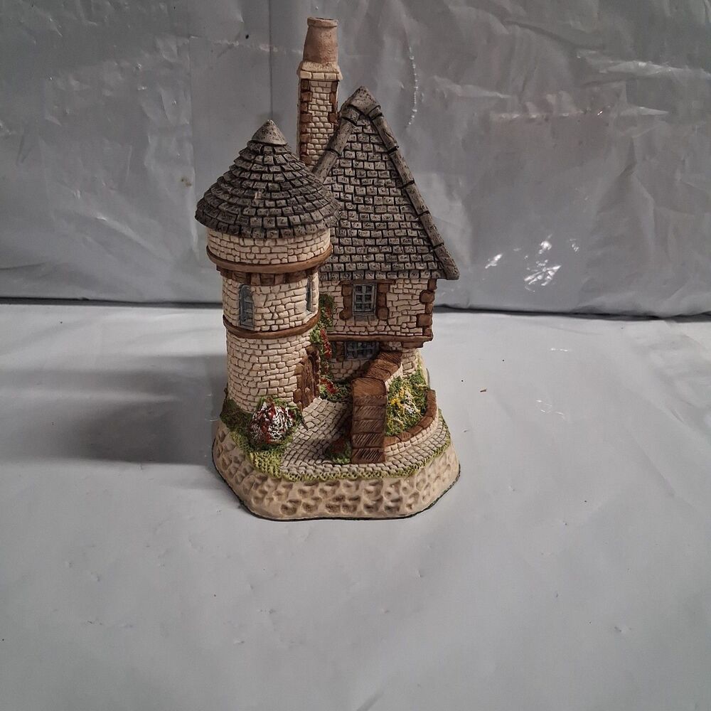 1988 David Winter The Scottish Collection The gatekeepers cottage